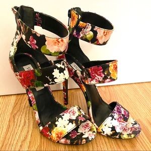 Steve Madden Milyah floral strap heels